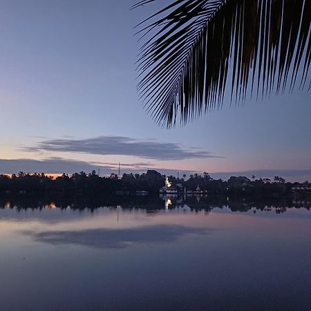 אלותגאמה Villa River View מראה חיצוני תמונה