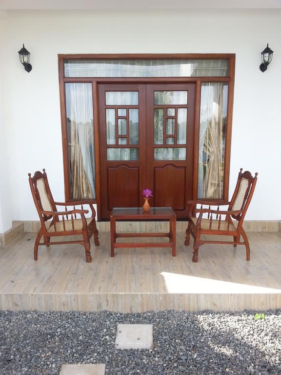 אלותגאמה Villa River View מראה חיצוני תמונה