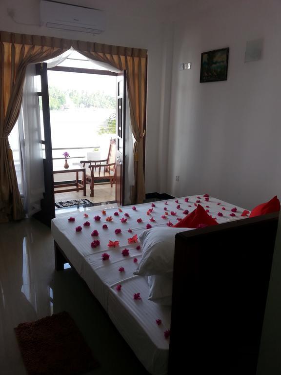 אלותגאמה Villa River View מראה חיצוני תמונה