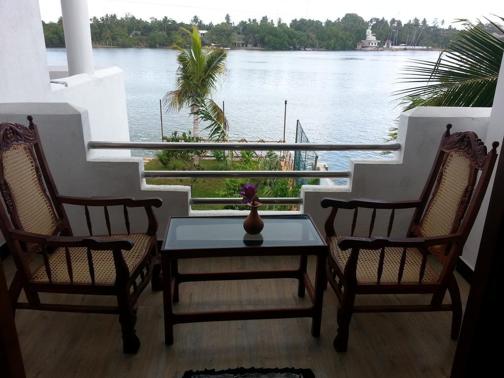 אלותגאמה Villa River View מראה חיצוני תמונה