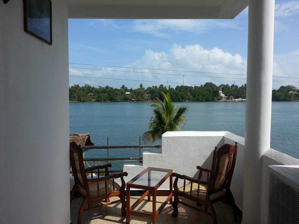 אלותגאמה Villa River View מראה חיצוני תמונה