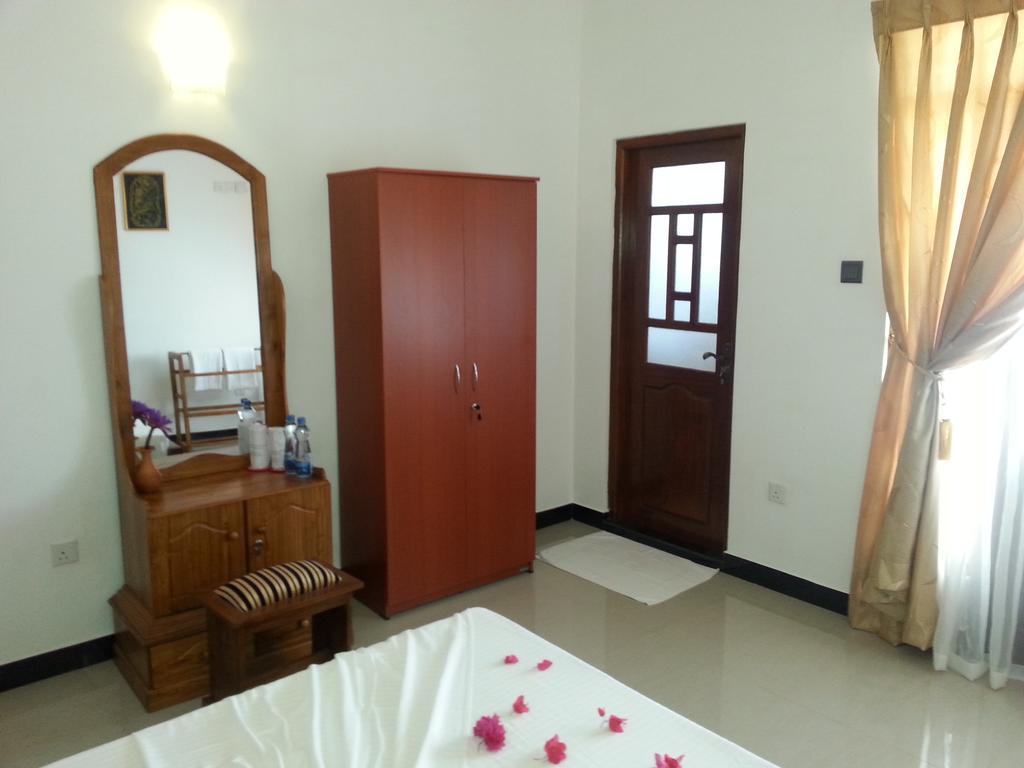 אלותגאמה Villa River View מראה חיצוני תמונה